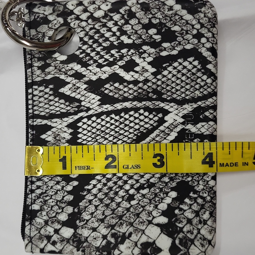 NWOT O Venture Silicone Zip Pouch ~ Matches Keyring Bracelet Sold Seperately - Picture 6 of 7